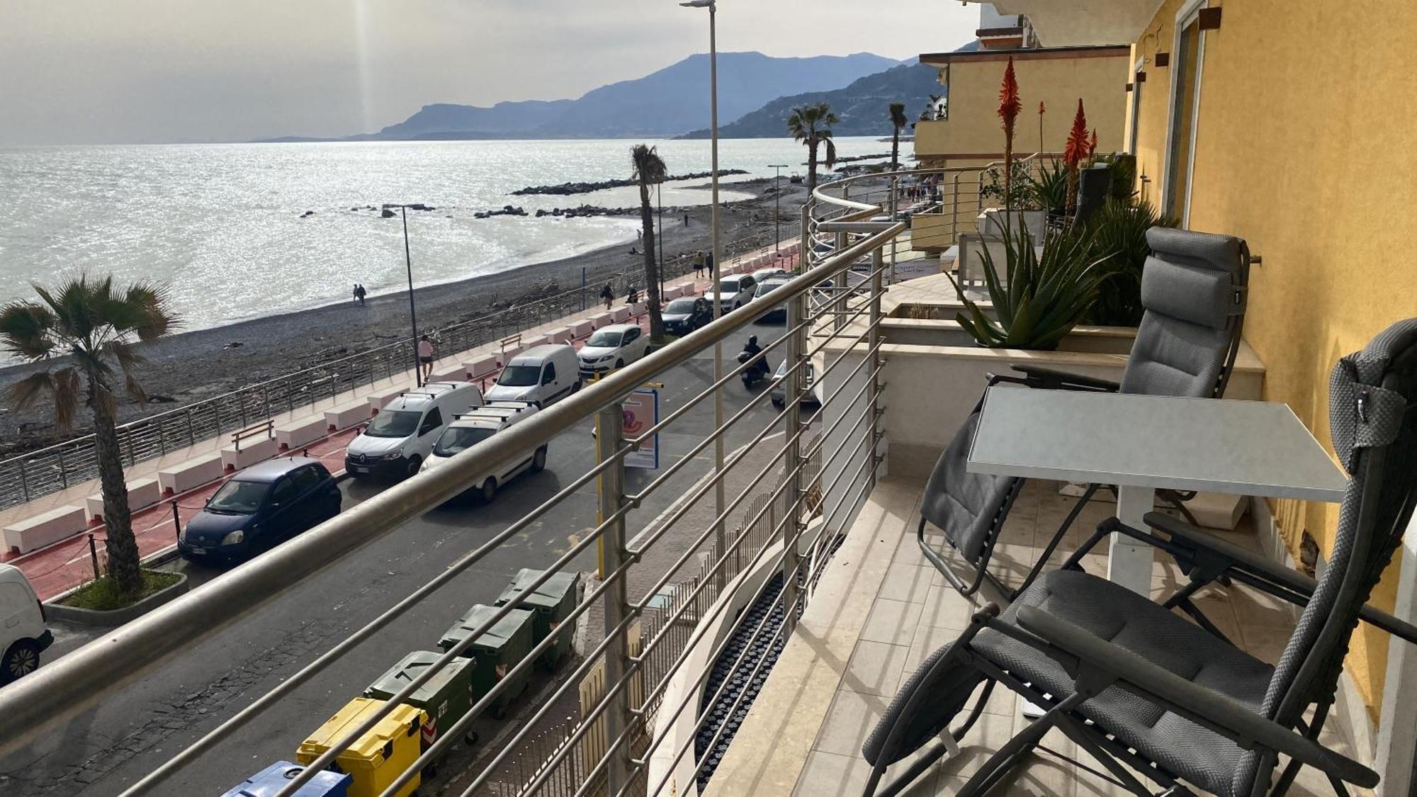 Mare Blu Apartment Ventimiglia Luaran gambar