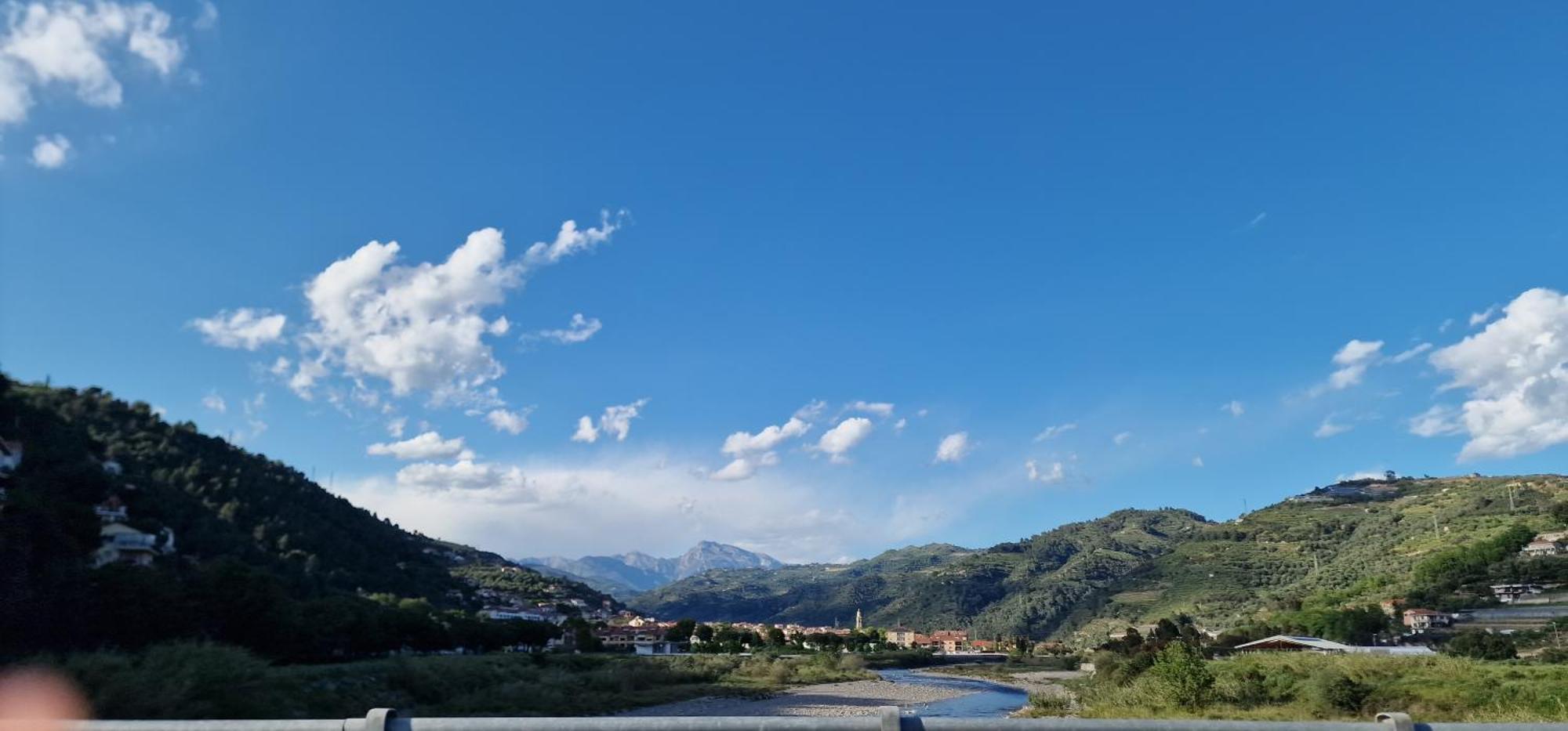 Mare Blu Apartment Ventimiglia Luaran gambar