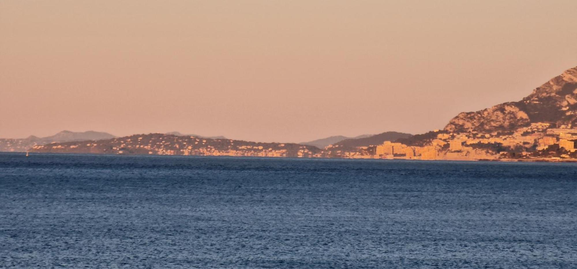Mare Blu Apartment Ventimiglia Luaran gambar